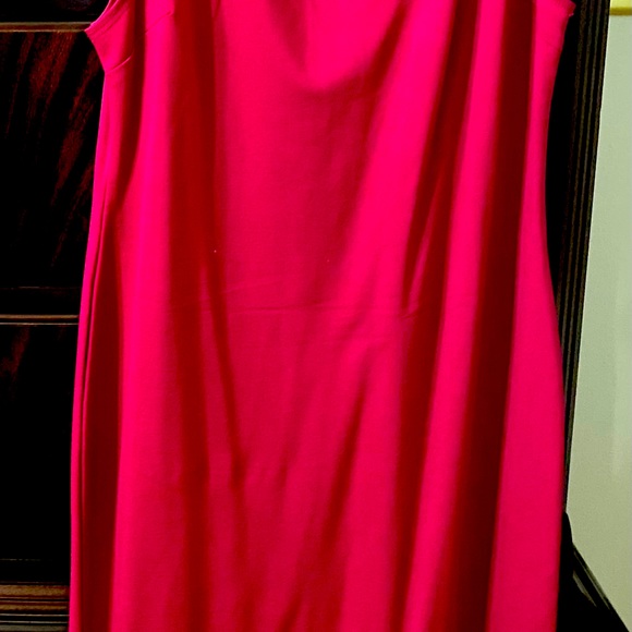Fitted dress - Picture 1 of 3